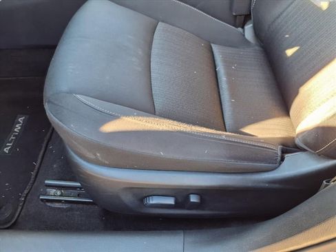 Used 2024 Nissan Altima 2.5 SV image 13