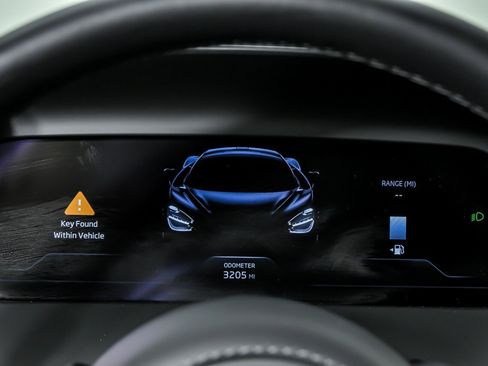 Used 2024 McLaren 750S Spider RWD image 27