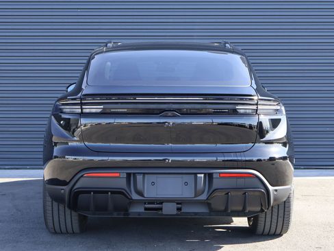 New 2026 Porsche Macan GTS Electric image 10