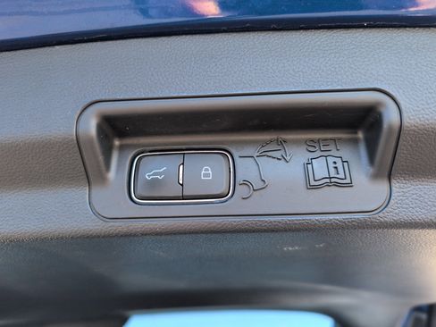 Used 2022 Ford Explorer XLT w/ Equipment Group 202A image 34