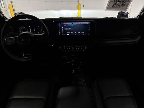 Used 2025 Jeep Gladiator Rubicon image 10