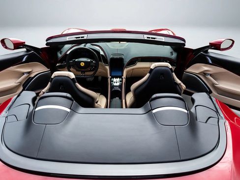 Certified 2025 Ferrari Roma Spider RWD image 23