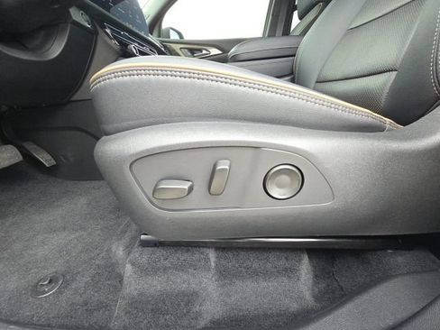 Used 2025 Chevrolet Traverse High Country FWD image 24
