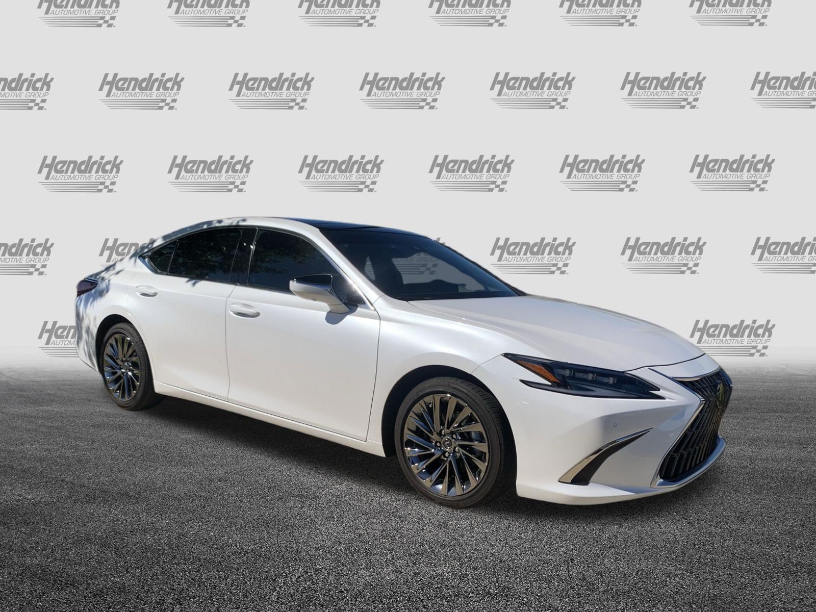 Used 2025 Lexus ES 350 Ultra Luxury FWD image 2