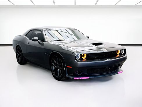 Used 2022 Dodge Challenger R/T w/ Blacktop Package RWD image 3