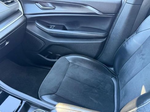 Used 2024 Jeep Grand Cherokee Altitude image 20