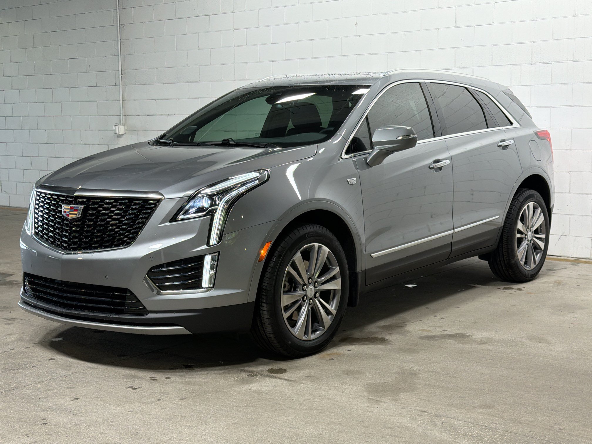 Used 2025 Cadillac XT5 Premium Luxury FWD image 1