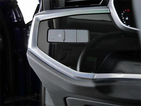 Certified 2022 Audi Q3 2.0T Premium w/ Convenience Package image 24