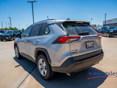 Used 2021 Toyota RAV4 XLE AWD/4WD image 3