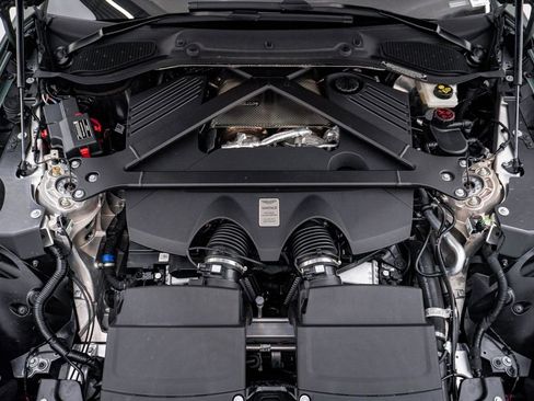 Used 2025 Aston Martin V8 Vantage Roadster RWD image 33