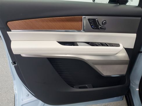 New 2026 Cadillac Vistiq Sport w/ LPO, Floor Liner Package image 6