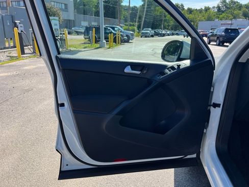 Used 2015 Volkswagen Tiguan S AWD/4WD image 20