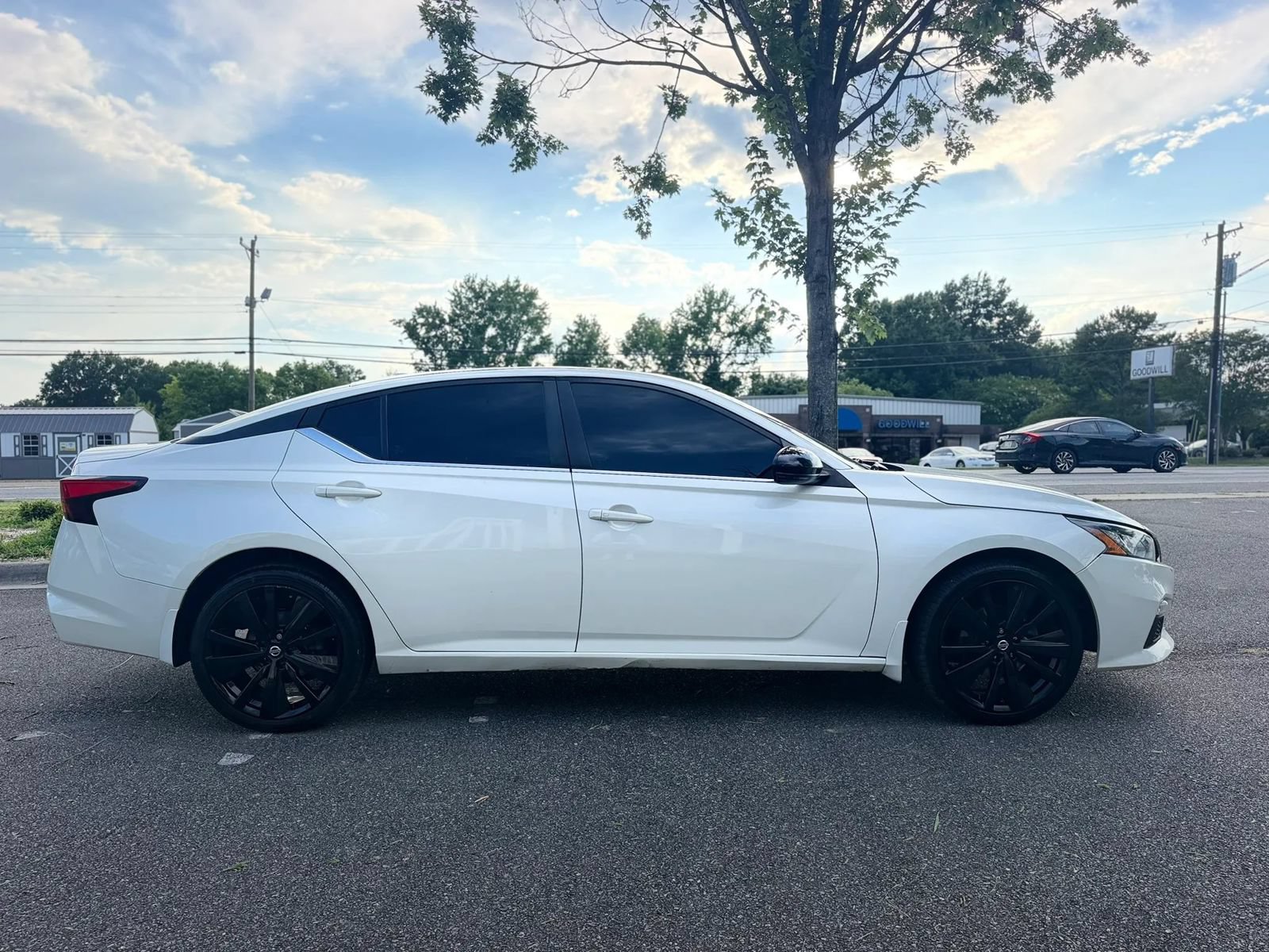 Used 2020 Nissan Altima 2.5 SR w/ Premium Package AWD/4WD image 7