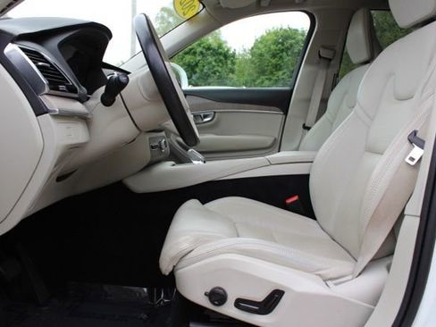 Certified 2023 Volvo XC90 B6 Ultimate w/ Protection Package AWD/4WD image 29