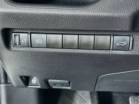 Certified 2025 Toyota RAV4 XLE w/ Convenience Package AWD/4WD image 10