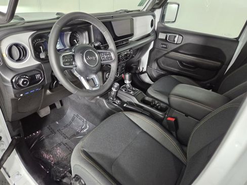 Certified 2025 Jeep Wrangler Sahara image 14