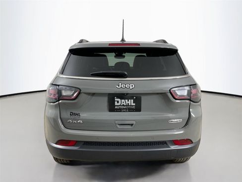 Used 2023 Jeep Compass Latitude w/ Sun and Sound Group AWD/4WD image 12