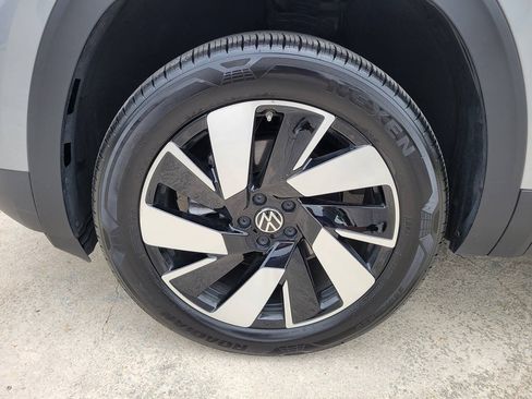 Used 2026 Volkswagen Atlas Cross Sport SE FWD image 15