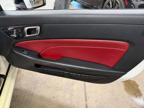 Used 2019 Mercedes-Benz SLC 300 image 24
