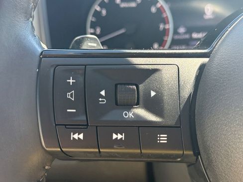 Used 2023 Nissan Rogue SV w/ SV Premium B Package image 19