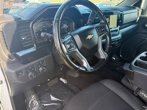 Used 2024 Chevrolet Silverado 2500 LT image 11
