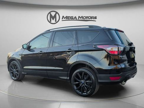 Used 2017 Ford Escape Titanium image 4