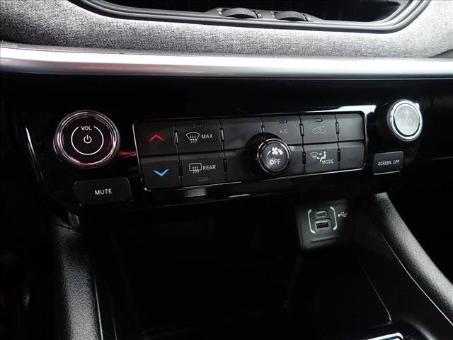 Used 2023 Jeep Compass Latitude AWD/4WD image 19