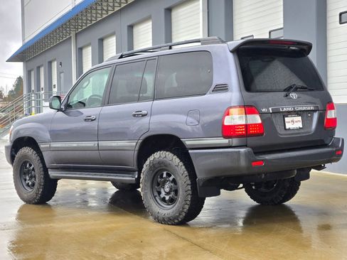 Used 2006 Toyota Land Cruiser Sport Utility 4D image 8