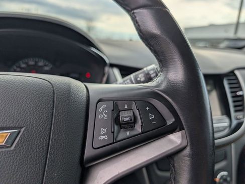 Used 2018 Chevrolet Trax LT w/ LT Convenience Package image 14