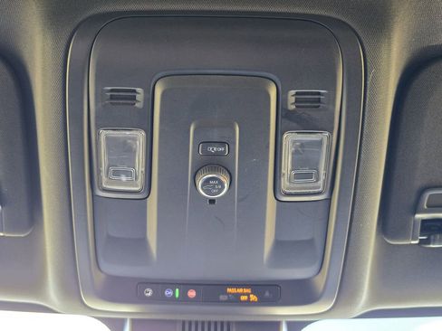 Used 2025 Chevrolet Tahoe Z71 AWD/4WD image 26
