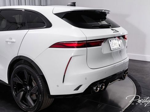 Used 2024 Jaguar F-PACE SVR image 13