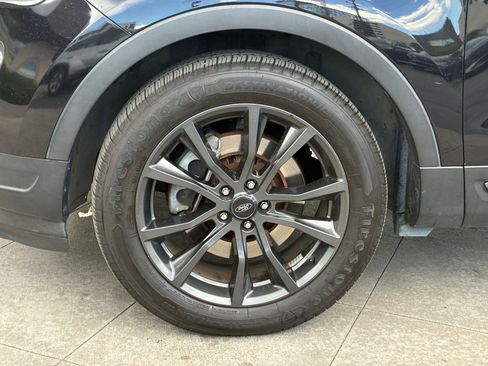 Used 2019 Ford Explorer XLT w/ Equipment Group 202A FWD image 12
