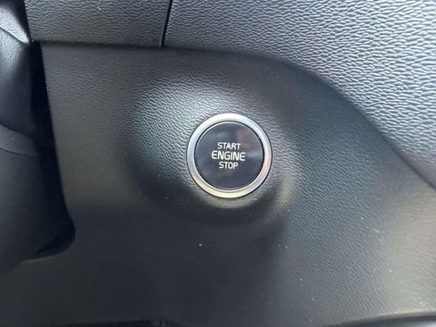 Used 2019 Volvo XC40 T5 Momentum AWD/4WD image 32