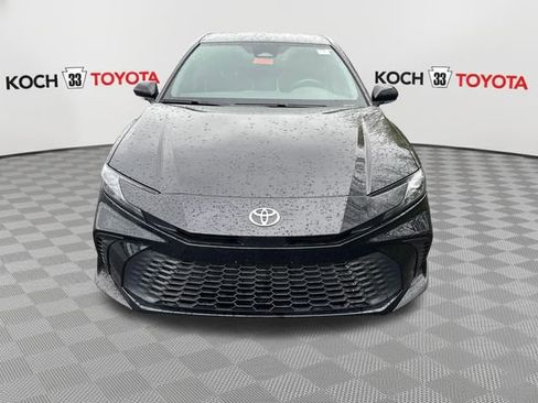 Used 2025 Toyota Camry SE w/ Convenience Package FWD image 2