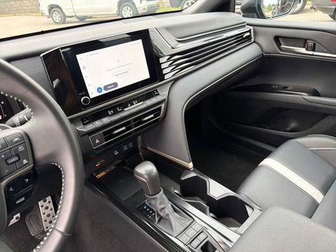 Used 2025 Toyota Camry SE FWD image 39