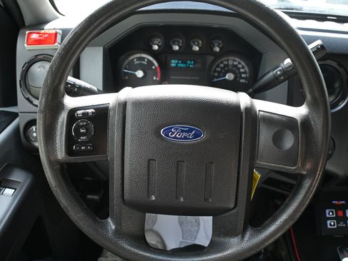 Used 2015 Ford F550 4x4 Regular Cab Super Duty image 9
