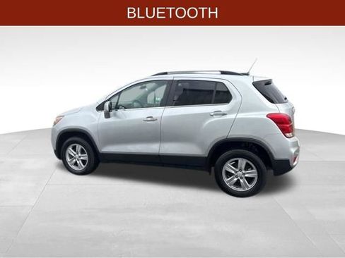 Used 2019 Chevrolet Trax LT w/ LT Convenience Package image 4
