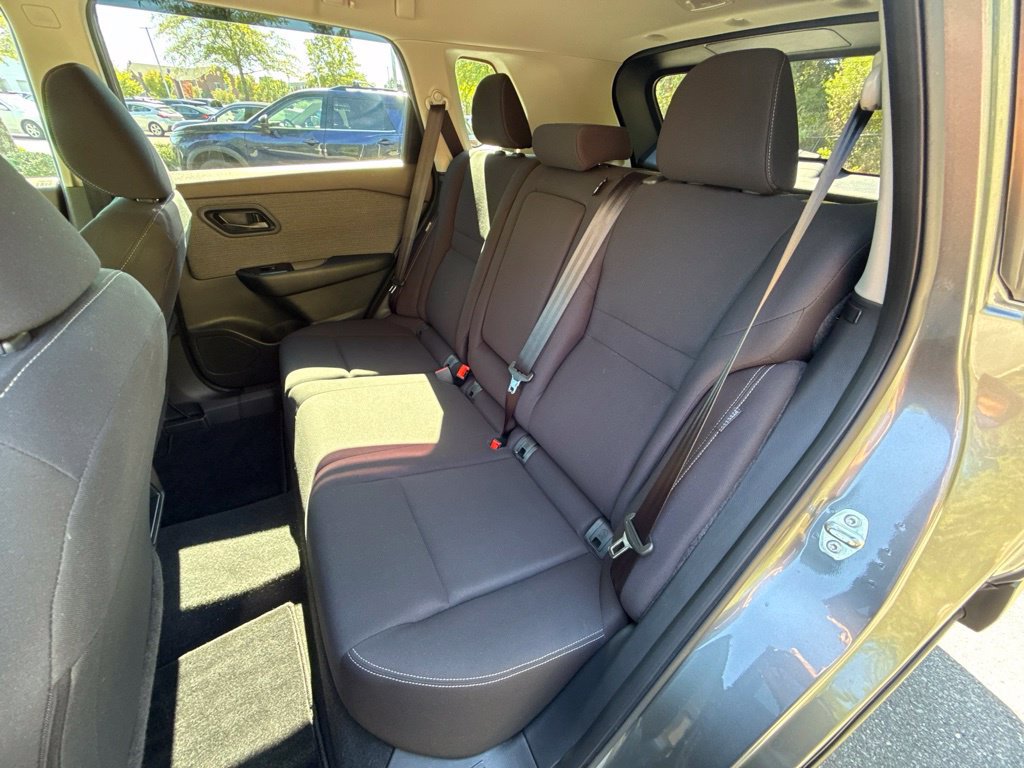 Used 2023 Nissan Rogue S FWD image 26
