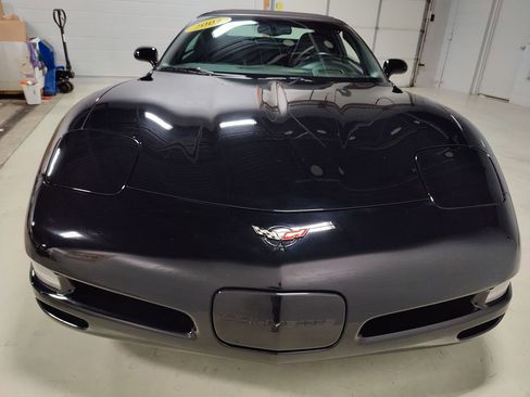 Used 2001 Chevrolet Corvette Convertible w/ Preferred Equipment Group2 RWD image 3