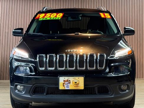 Used 2015 Jeep Cherokee Latitude image 2