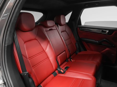 Certified 2021 Porsche Cayenne GTS AWD/4WD image 28