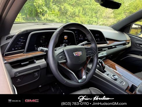 Used 2024 Cadillac Escalade Premium Luxury RWD image 4