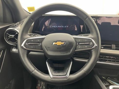 Used 2025 Chevrolet Equinox LT w/ Convenience Package II AWD/4WD image 13