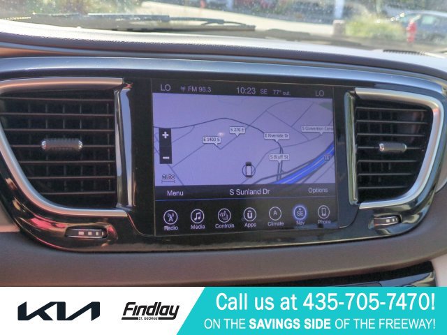 Used 2017 Chrysler Pacifica Touring-L Plus FWD image 23