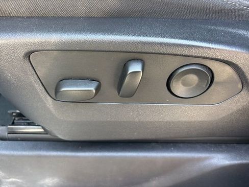 Used 2024 Chevrolet Silverado 1500 LT image 9