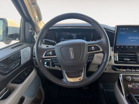 Used 2022 Lincoln Navigator Reserve AWD/4WD image 12