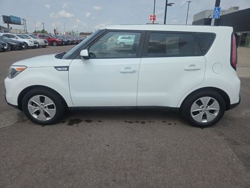 Used 2016 Kia Soul FWD image 8