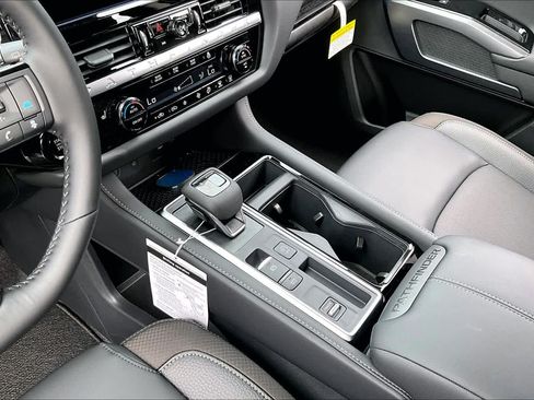New 2026 Nissan Pathfinder SL FWD image 7