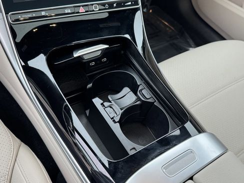 Used 2025 Mercedes-Benz C 300 C 300 image 20