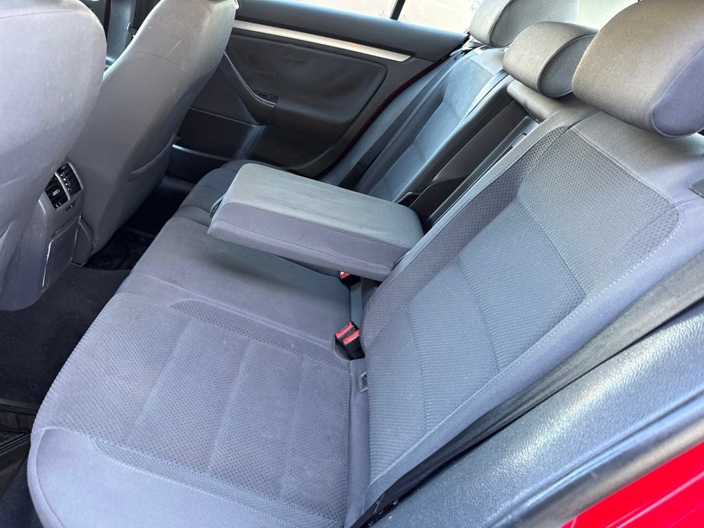 Used 2008 Volkswagen Rabbit S FWD image 18